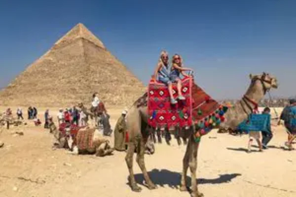 Old Cairo and the Pyramids of Giza from Hurghada