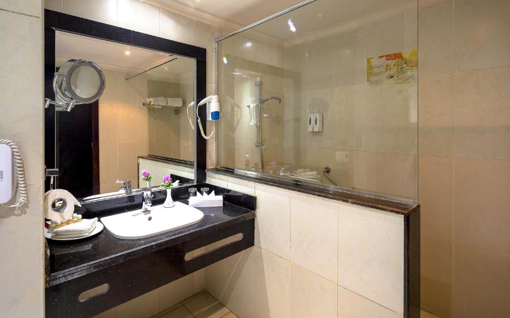 Hawaii Caesar Palace Aqua Park - Image 26