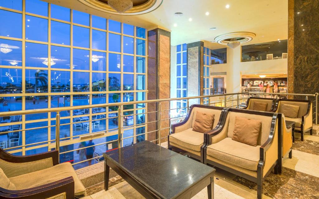 Hawaii Caesar Palace Aqua Park - Image 22