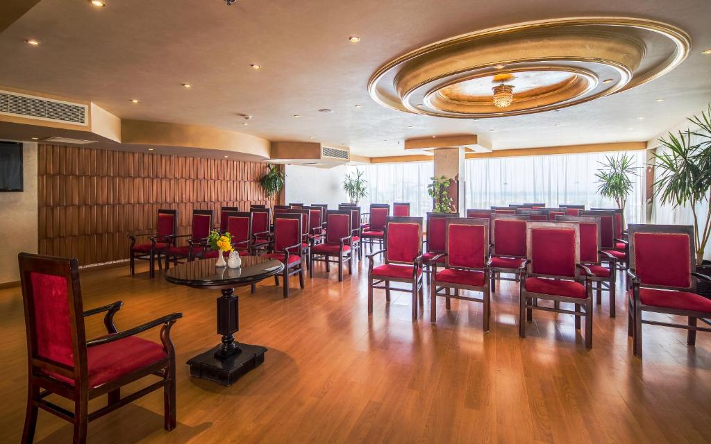 Hawaii Caesar Palace Aqua Park - Image 21