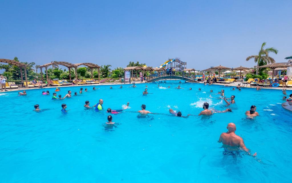 Hawaii Caesar Palace Aqua Park - Image 17